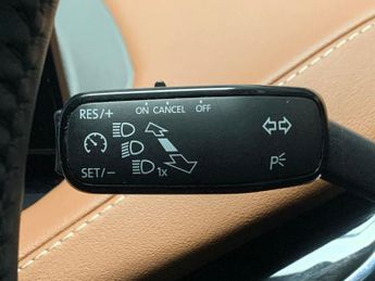 Skoda Enyaq 82kWh 80 (204 ps) - BLUETOOTH - 19IN ALLOYS - CLIMATE CONTROL