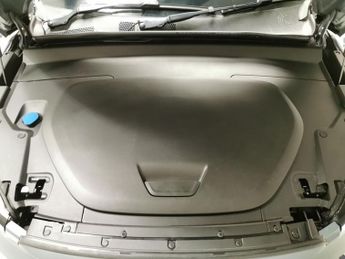 Volvo C40 Recharge 69kWh Plus (231 ps) - LED - NAV - HEATED STEERING