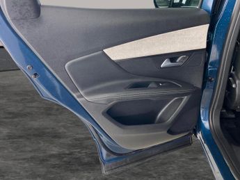 Peugeot 3008 1.6 13.2kWh GT Plug-in e-EAT (225 ps) - BLIND SPOT ASSIST - LANE