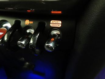 Mini Countryman 1.5 Cooper (136 ps) - CLIMATE CONTROL