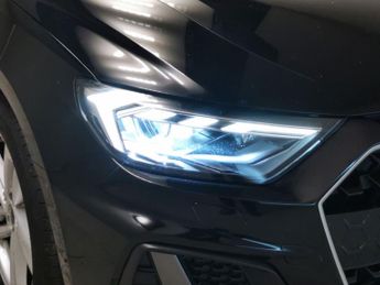 Audi A1 1.0 TFSI 25 S line Sportback S Tronic (95 ps) - 17IN ALLOYS - AI
