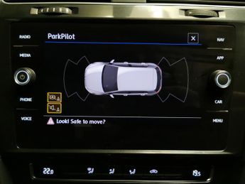 Volkswagen E-golf 35.8kWh e-Golf (136 ps) - CLIMATE CONTROL - DAB - USB AUDIO