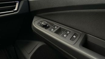 Volkswagen Golf 2.0 TDI GTD DSG (200 ps) - HEATED STEERING - PADDLE SHIFT - DIGI