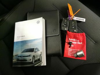 Volkswagen E-golf 35.8kWh e-Golf (136 ps) - CLIMATE CONTROL - DAB - USB AUDIO