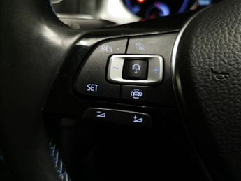 Volkswagen E-golf 35.8kWh e-Golf (136 ps) - CLIMATE CONTROL - DAB - USB AUDIO