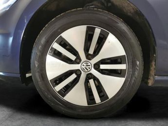 Volkswagen E-golf 35.8kWh e-Golf (136 ps) - CLIMATE CONTROL - DAB - USB AUDIO