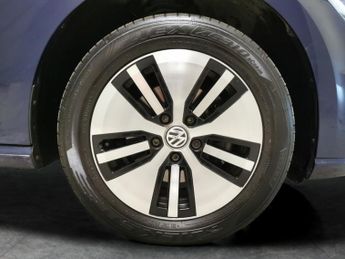 Volkswagen E-golf 35.8kWh e-Golf (136 ps) - CLIMATE CONTROL - DAB - USB AUDIO
