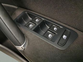 Volkswagen E-golf 35.8kWh e-Golf (136 ps) - CLIMATE CONTROL - DAB - USB AUDIO