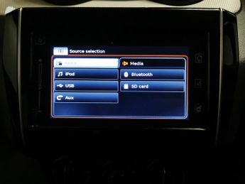 Suzuki Swift 1.2 Dualjet MHEV SZ-T CVT (83 ps) - BLUETOOTH - SPEED LIMIT RECO