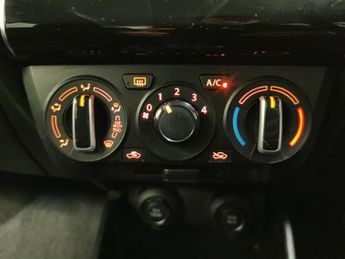 Suzuki Swift 1.2 Dualjet MHEV SZ-T CVT (83 ps) - BLUETOOTH - SPEED LIMIT RECO