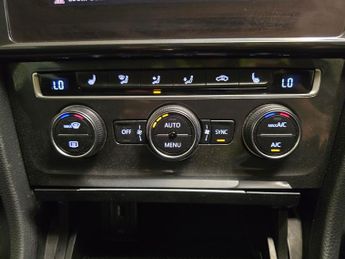 Volkswagen Golf 2.0 TDI Match Edition DSG (150 ps) - CLIMATE CONTROL - SD CARD M