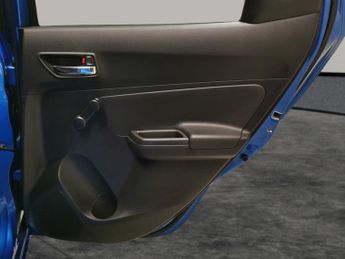 Suzuki Swift 1.2 Dualjet MHEV SZ-T CVT (83 ps) - BLUETOOTH - SPEED LIMIT RECO