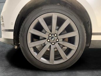 Land Rover Range Rover Velar 2.0 D180 R-Dynamic HSE 4WD (180 ps) - MERIDIAN AUDIO - REVERSE C