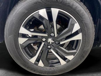 Peugeot E-2008 50kWh Allure Premium (7kW Charger) (136 ps) - SPEED LIMIT RECOG