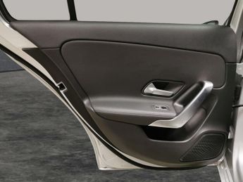 Mercedes-Benz A Class 1.5 A180d Sport 7G-DCT (116 ps) - ACTIVE LANE KEEPING ASSIST - C