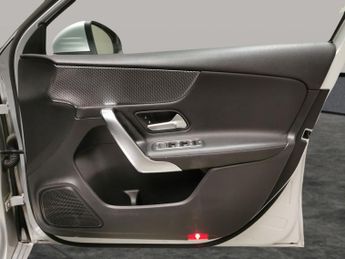 Mercedes-Benz A Class 1.5 A180d Sport 7G-DCT (116 ps) - ACTIVE LANE KEEPING ASSIST - C