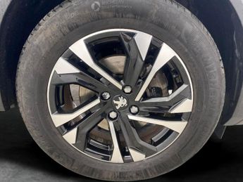 Peugeot E-2008 50kWh Allure Premium (7kW Charger) (136 ps) - SPEED LIMIT RECOG