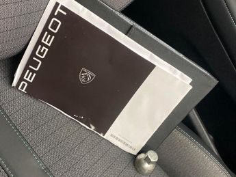 Peugeot E-2008 50kWh Allure Premium (7kW Charger) (136 ps) - SPEED LIMIT RECOG