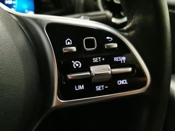 Mercedes-Benz A Class 1.5 A180d Sport 7G-DCT (116 ps) - ACTIVE LANE KEEPING ASSIST - C