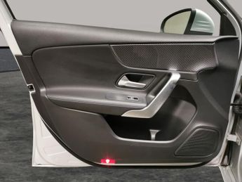 Mercedes-Benz A Class 1.5 A180d Sport 7G-DCT (116 ps) - ACTIVE LANE KEEPING ASSIST - C