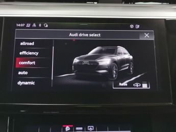 Audi e-tron 50 Technik quattro 71.2kWh (11kW Charger) (313 ps) - ADJUSTABLE 