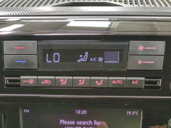 Volkswagen E-up! 36.8kWh e-up! (82 ps) - BLUETOOTH - CLIMATE CONTROL - DAB