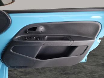 Volkswagen E-up! 36.8kWh e-up! (82 ps) - BLUETOOTH - CLIMATE CONTROL - DAB