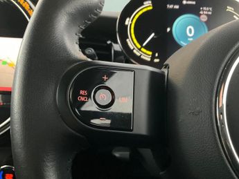 Mini Electric Hatch Cooper SE 32.6kWh Level 2 (184 ps) - 17IN ALLOYS - CARPLAY - LED