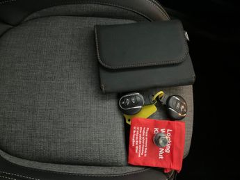 Mini Electric Hatch Cooper SE 32.6kWh Level 2 (184 ps) - 17IN ALLOYS - CARPLAY - LED