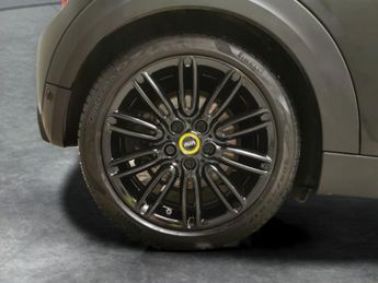 Mini Electric Hatch Cooper SE 32.6kWh Level 2 (184 ps) - NAVIGATION PACK
