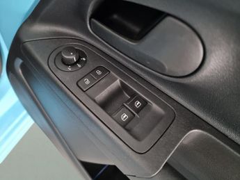 Volkswagen E-up! 36.8kWh e-up! (82 ps) - BLUETOOTH - CLIMATE CONTROL - DAB