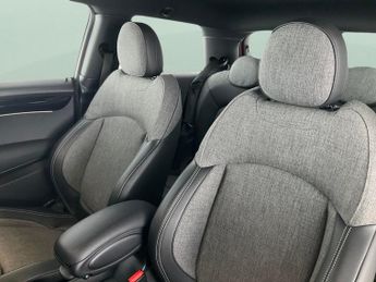 Mini Electric Hatch Cooper SE 32.6kWh Level 2 (184 ps) - NAV - INTERIOR LIGHT PACK