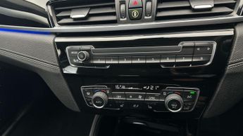 BMW X1 2.0 20i xLine DCT sDrive (192 ps) - SEATS - SLIDING REAR BENCH