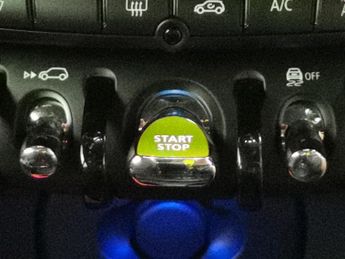 Mini Electric Hatch Cooper SE 32.6kWh Level 2 (184 ps) - NAVIGATION PACK