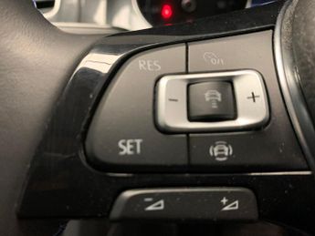 Volkswagen E-golf 35.8kWh e-Golf (136 ps) - CLIMATE CONTROL - DAB - USB AUDIO