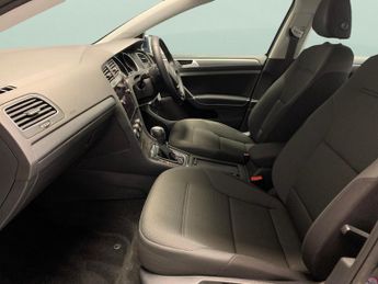 Volkswagen E-golf 35.8kWh e-Golf (136 ps) - CLIMATE CONTROL - DAB - USB AUDIO