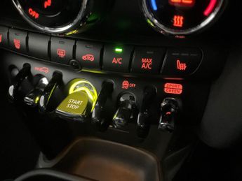 Mini Electric Hatch Cooper SE 32.6kWh Level 2 (184 ps) - NAV - INTERIOR LIGHT PACK