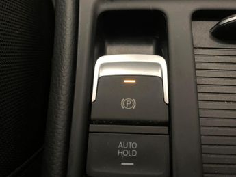 Volkswagen E-golf 35.8kWh e-Golf (136 ps) - CLIMATE CONTROL - DAB - USB AUDIO