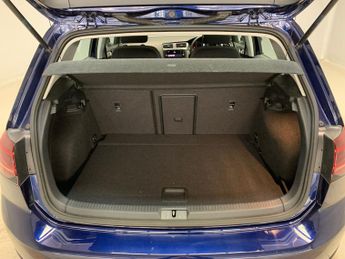 Volkswagen E-golf 35.8kWh e-Golf (136 ps) - CLIMATE CONTROL - DAB - USB AUDIO