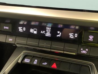 Audi A3 1.4 TFSIe 40 S line Sportback Plug-in S Tronic 13kWh (204 ps) - 