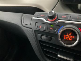 BMW i3 42.2kWh (170 ps) - CARPLAY - LED - NAV