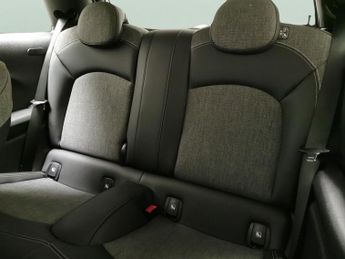 Mini Electric Hatch Cooper SE 32.6kWh Level 2 (184 ps) - NAVIGATION PACK