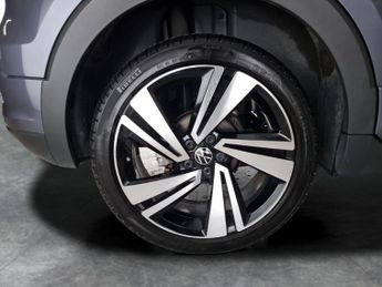 Volkswagen T-cross 1.0 TSI R-Line DSG (110 ps) - LEATHER - ALCANTARA - BLIND SPOT A