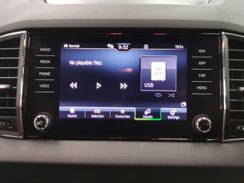 Skoda Karoq 1.5 TSI ACT SE L DSG (150 ps) - SAT NAV - HEATED SEATS - ALCANTA