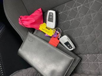 Toyota C-HR 1.8 VVT-h GPF Design CVT (122 ps) - NAV - LANE DEPARTURE ALERT