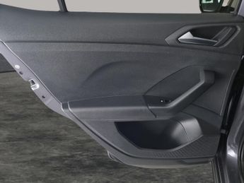 Volkswagen T-cross 1.0 TSI R-Line DSG (110 ps) - LEATHER - ALCANTARA - BLIND SPOT A