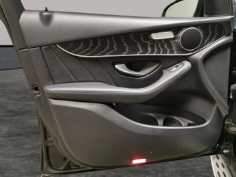 Mercedes-Benz GLC 2.1 GLC220d AMG Line G-Tronic+ 4MATIC (170 ps) - NAV - MIRROR PA