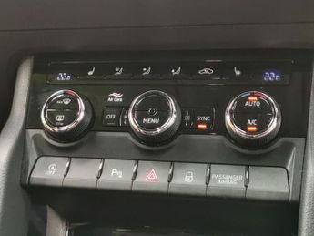 Skoda Karoq 1.5 TSI ACT SE L DSG (150 ps) - SAT NAV - HEATED SEATS - ALCANTA