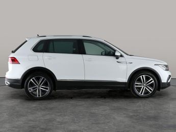 Volkswagen Tiguan 1.5 TSI Elegance DSG (150 ps) - KEYLESS ENTRY - AUTO PARK - REVE