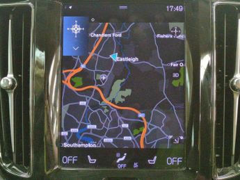 Volvo XC60 2.0 B4 MHEV Momentum AWD (197 ps) - LEATHER-FACED - CHARCOAL